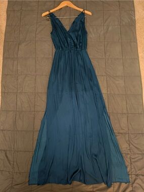 Blue maxi dress with tie back detail. Size: 0 #maxidress #eveningwear #formal